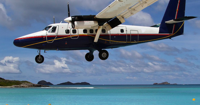 Snaphappy St. Barts tourist grazed by plane